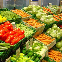 スーパーに並ぶ中国産野菜